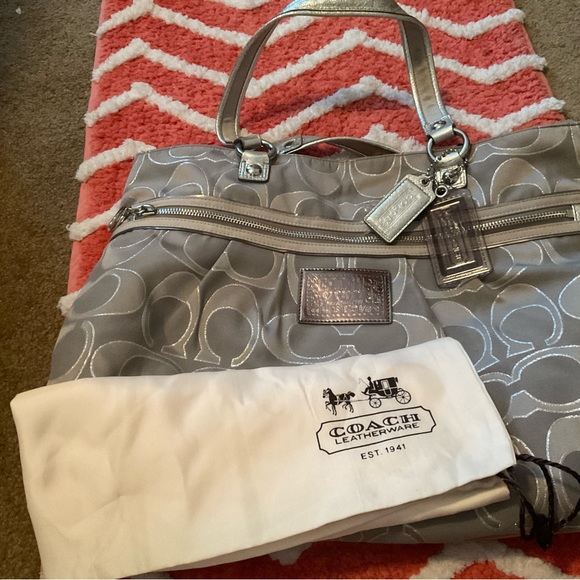 Coach purse large with dust cover - Picture 2 of 2